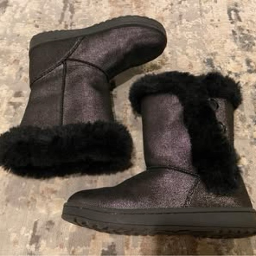 Black metallic boots, girls 3